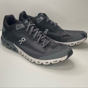 Worn On Running Men’s size 9.5 Cloudflow running shoes in black/grey